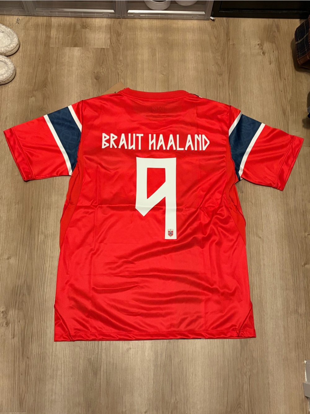 Nike Men’s Erling Haaland Norway Jersey - Picture 2 of 3